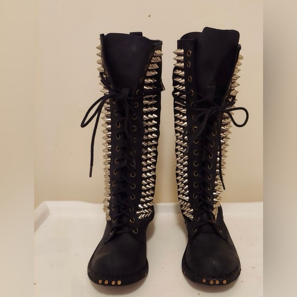 Sold - Picture 3 of 12